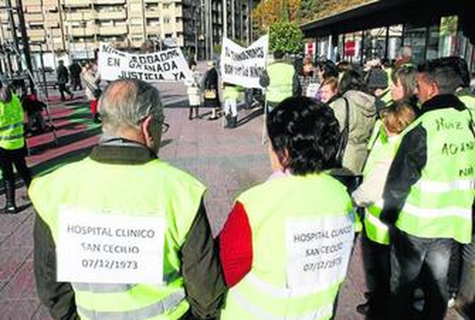 Concentración, ayer, en la Caleta.