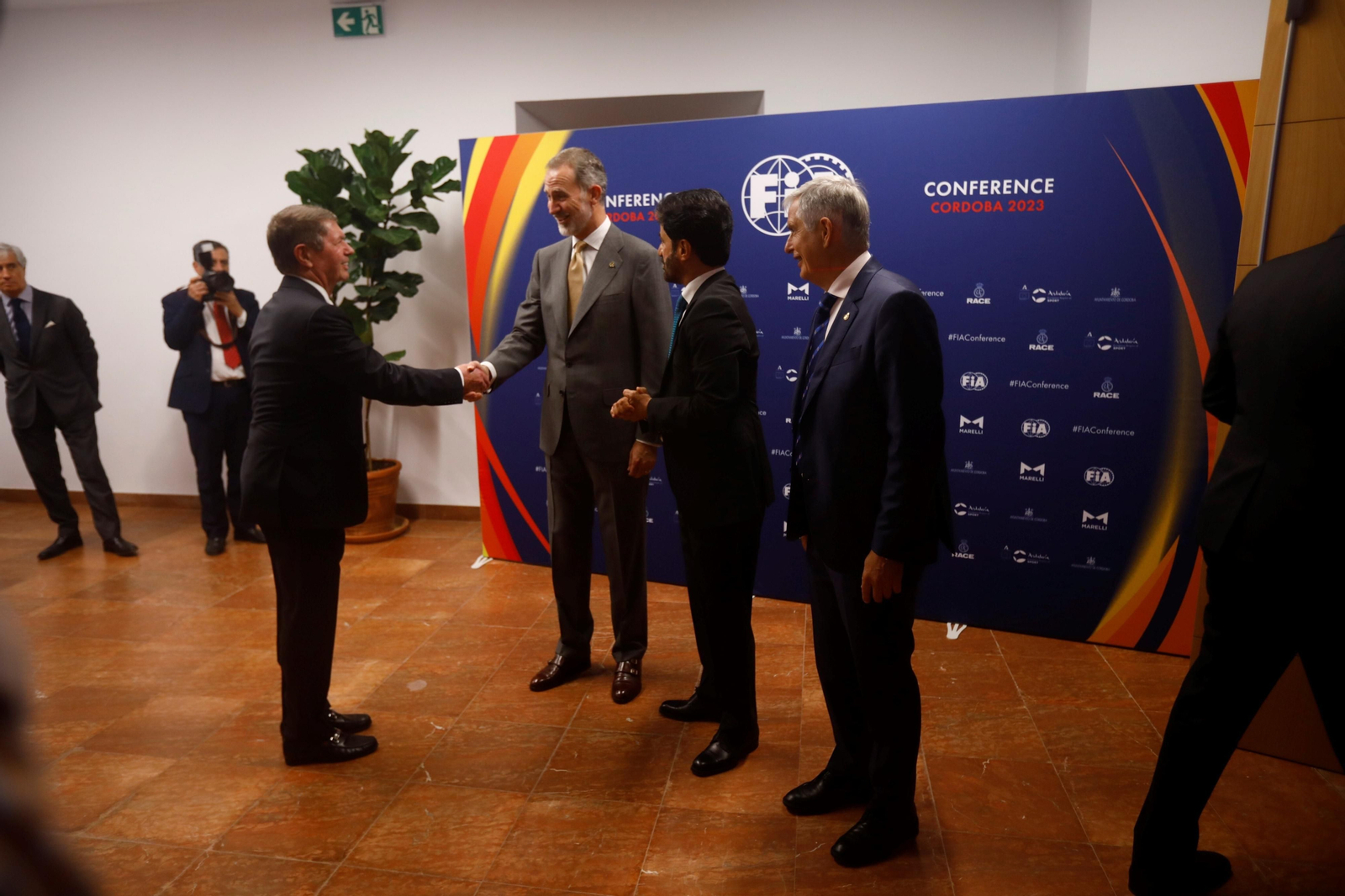 El Rey Felipe VI en la conferencia de la Federación Internacional del Automóvil de Córdoba, en imágenes
