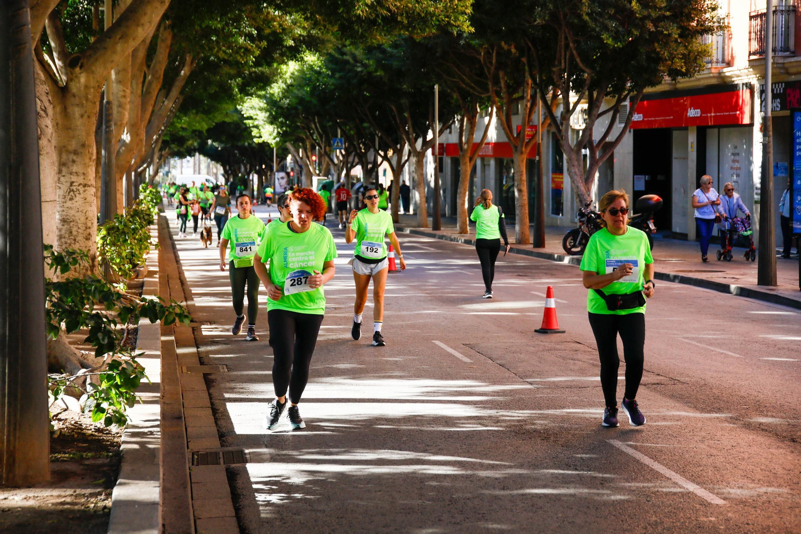 Imágenes de la Carrera contra el Cáncer de Almería