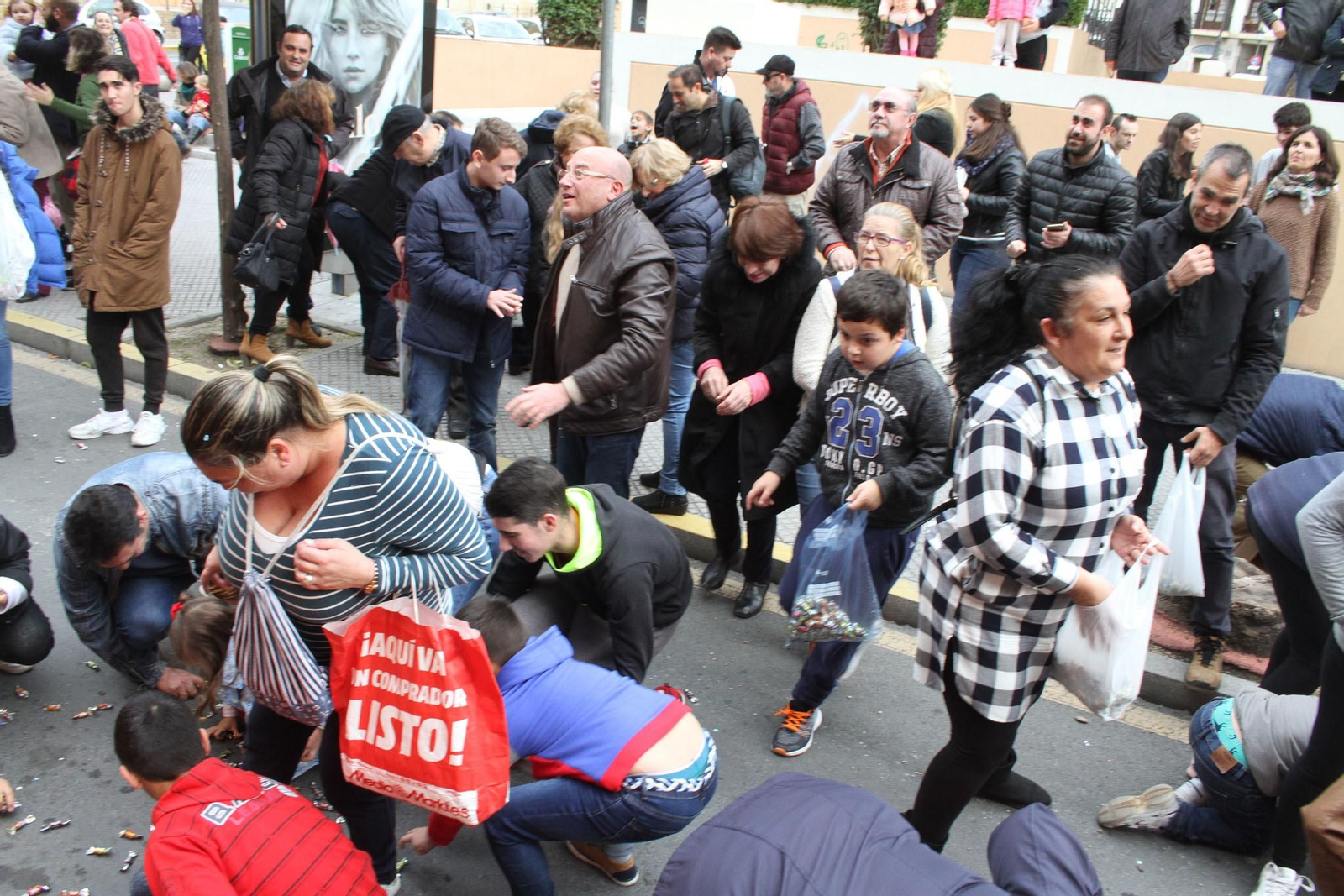 Cabalgata de los Reyes Magos 2018: Melchor, Gaspar y Baltazar adelantan su salida para llenar de ilusión las calles de Huelva