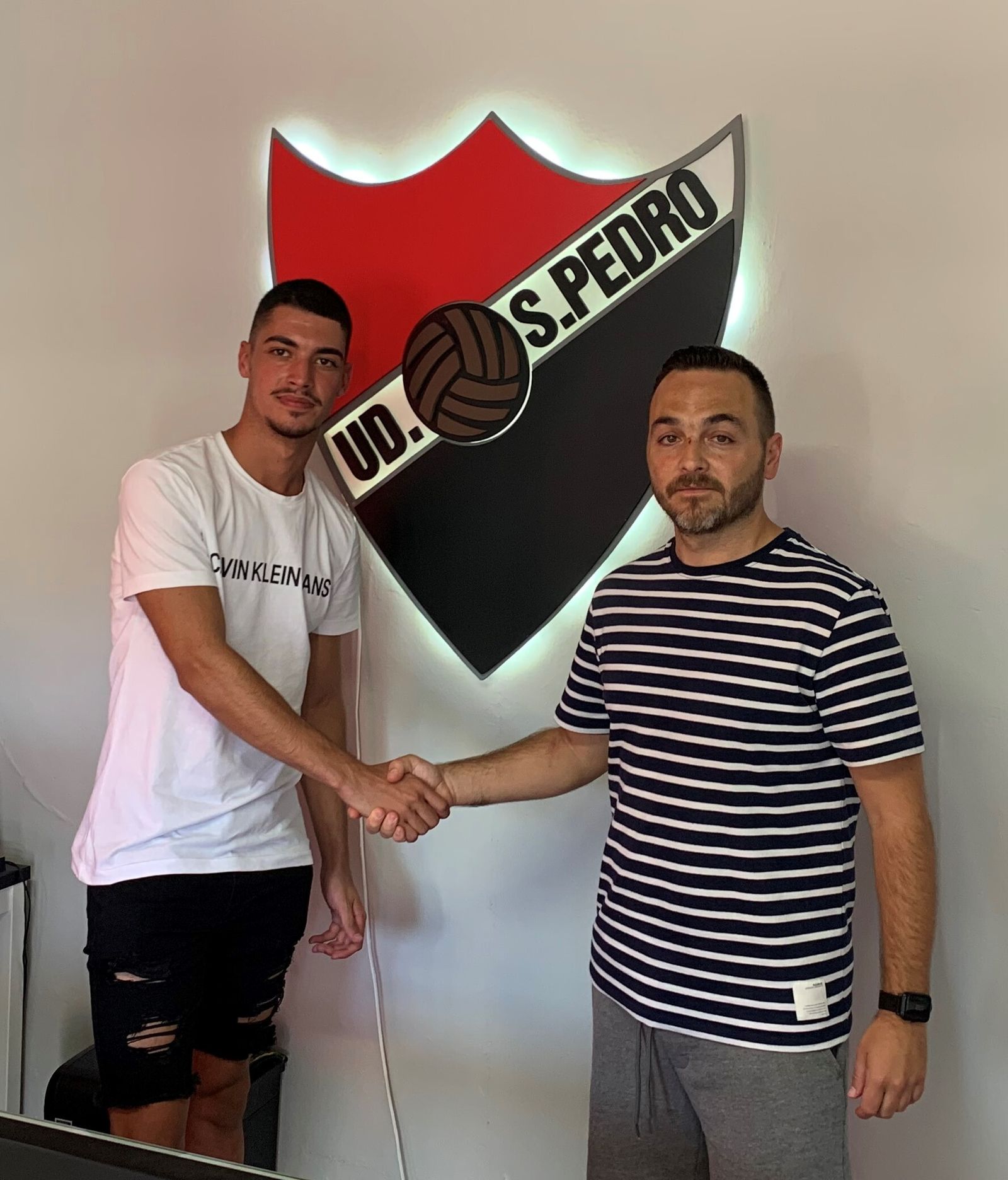 El sanroqueño Jesús Calvo, presentado por el San Pedro.