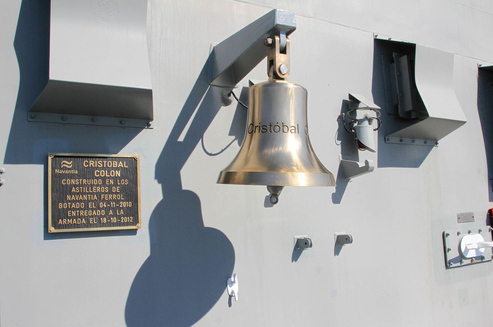 Imágenes de la Fragata Cristóbal Colón F-105