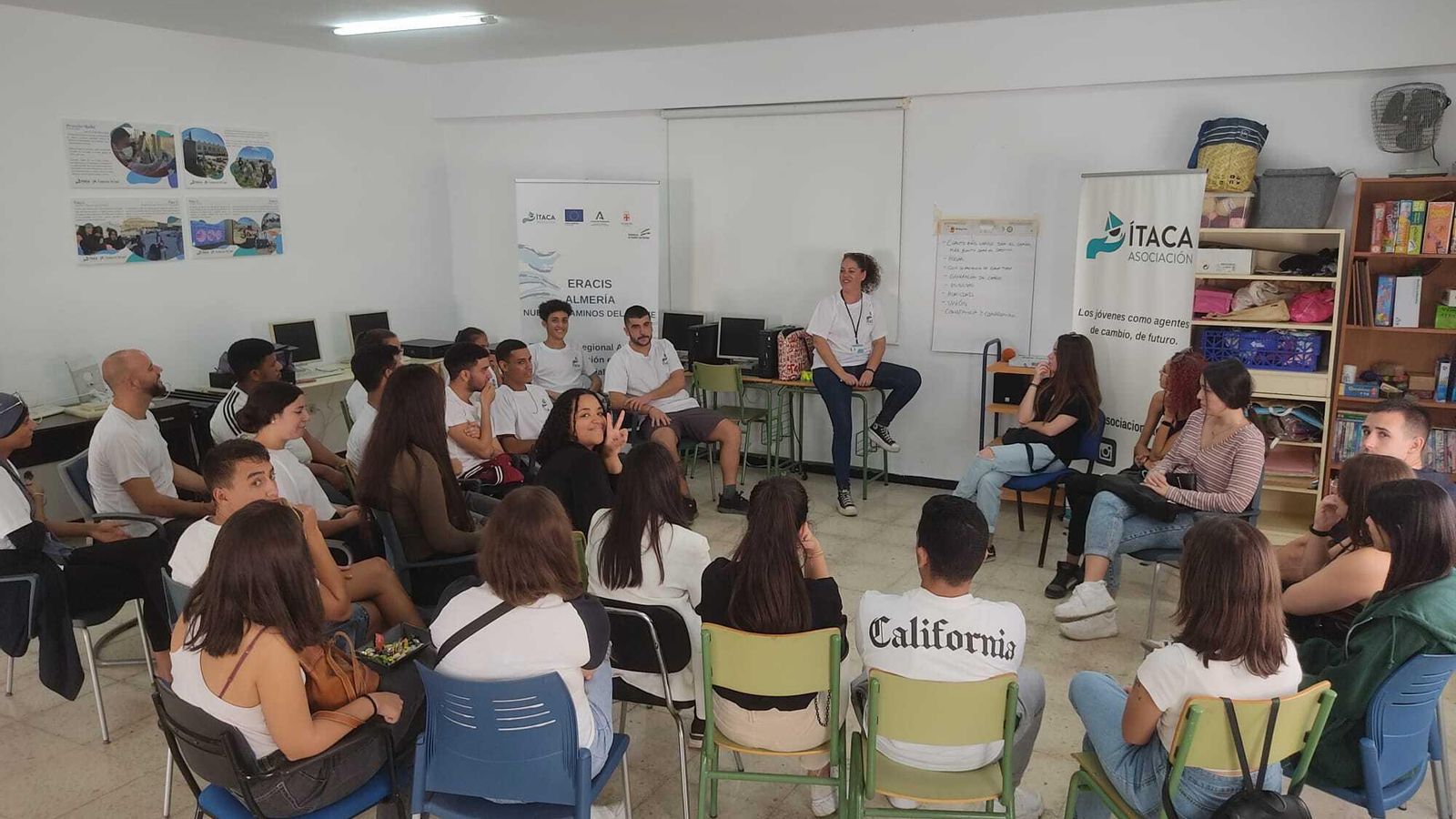 Intercambio de ideas e inquietudes con los jóvenes del barrio