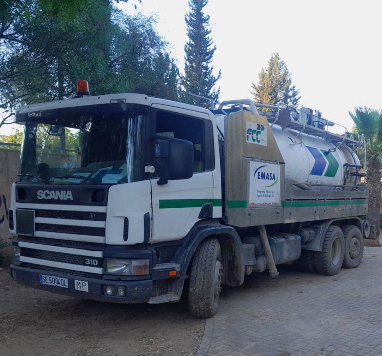 Un camión de Emasa, en una imagen de archivo.