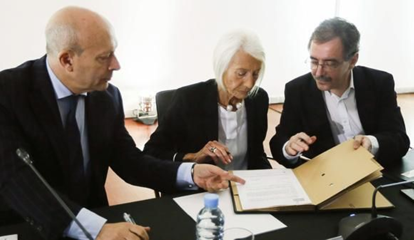 Soledad Lorenzo entrega 406 obras al Reina Sofía