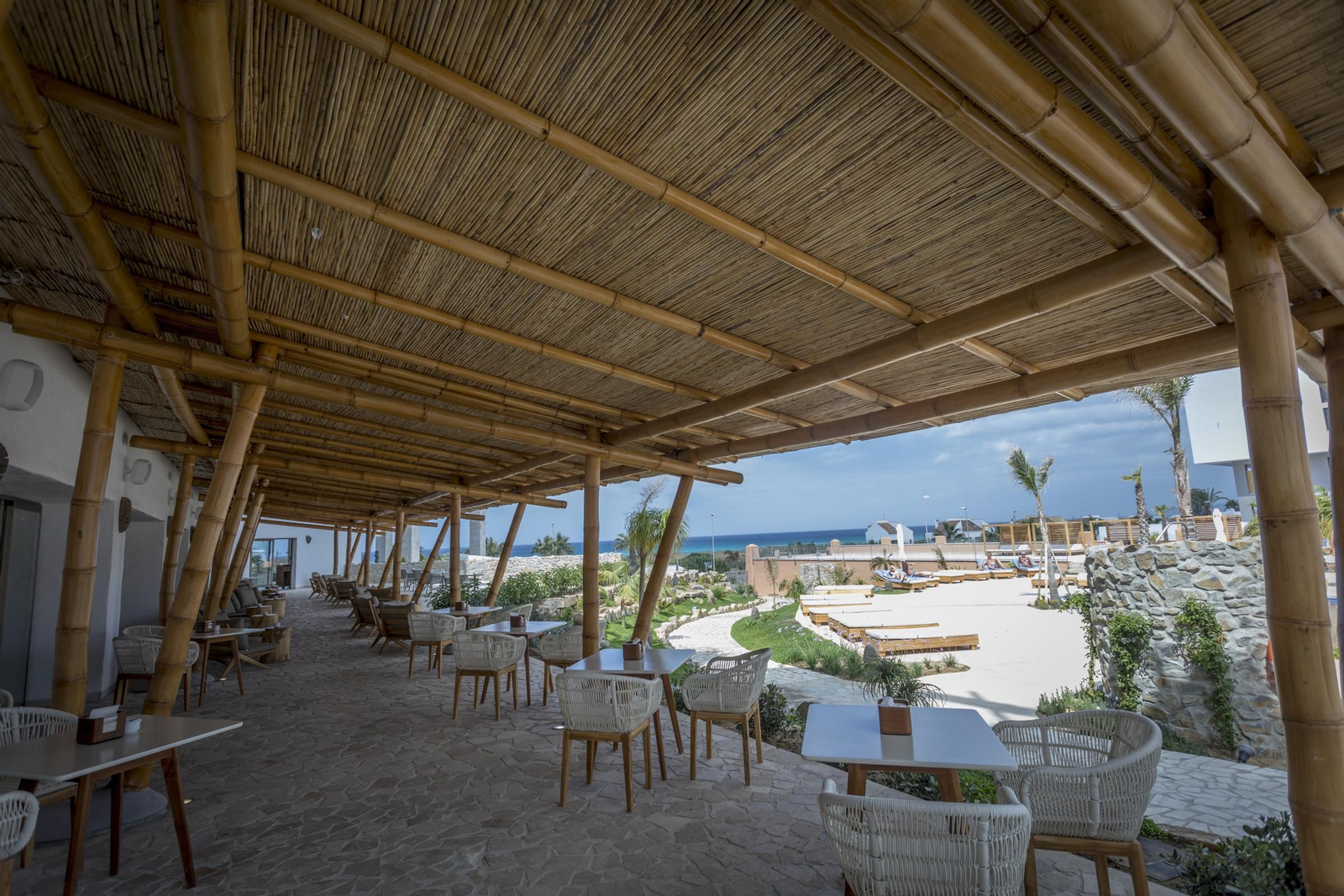El hotel Zahara Beach & Spa, en imágenes