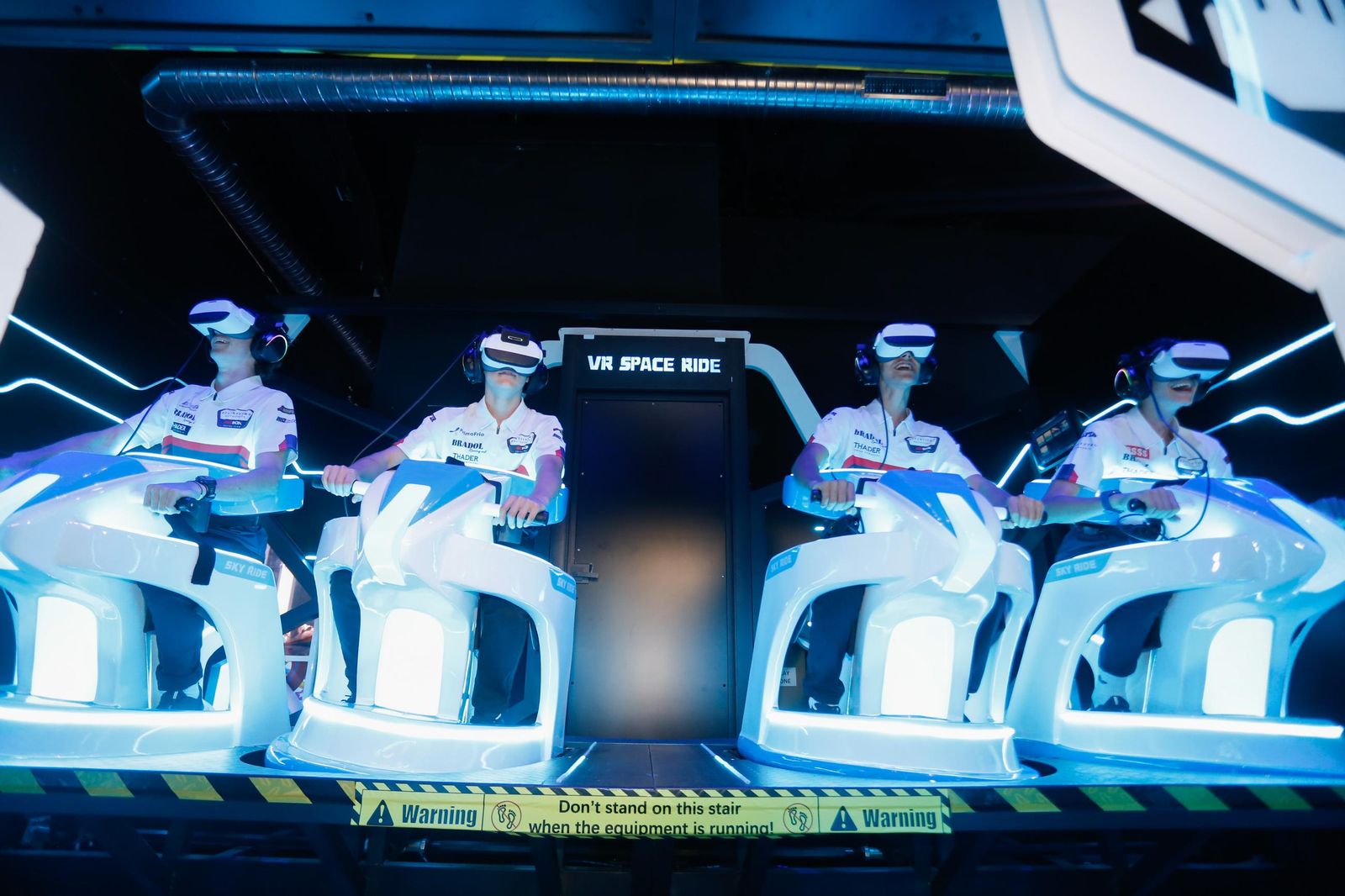 Las fotos de la visita del campeón del Mundo Emilio Alzamora al centro comercial Bahía Plaza de Palmones (Los Barrios)