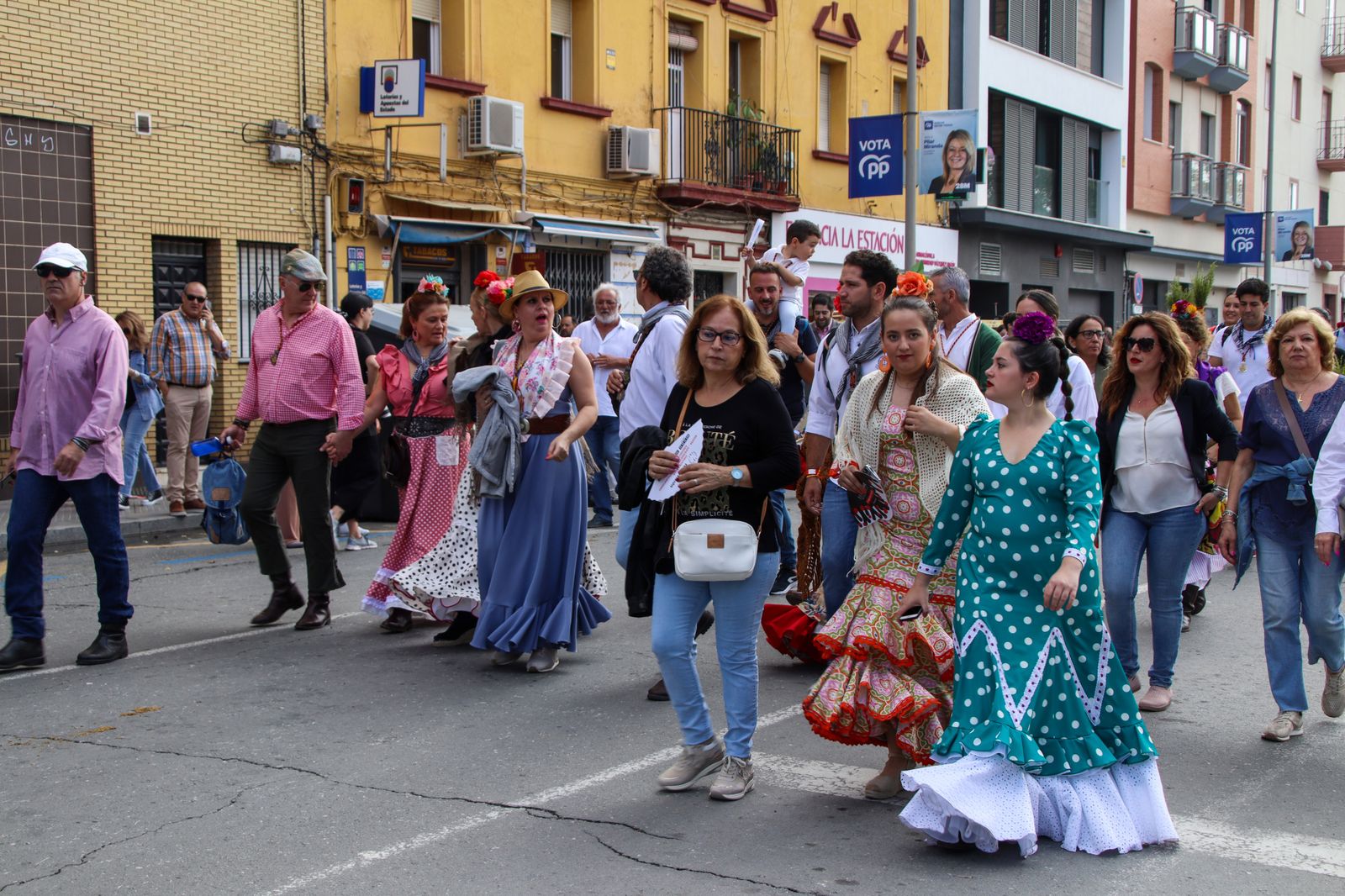 El Rocío 2023: Imágenes de los peregrinos de la Hermandad de Emigrantes