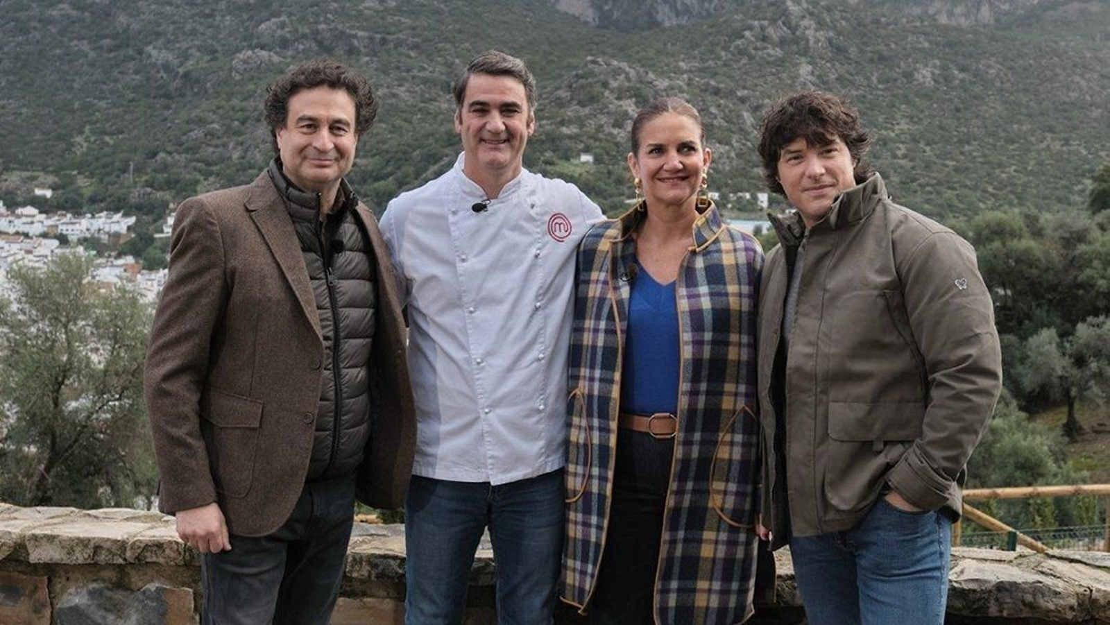 Jesulín con los miembros del jurado de MasterChef en Ubrique