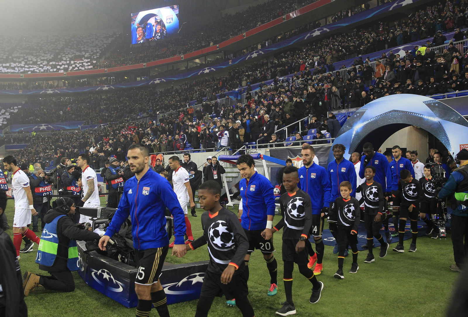 El Lyon-Sevilla, en imágenes.