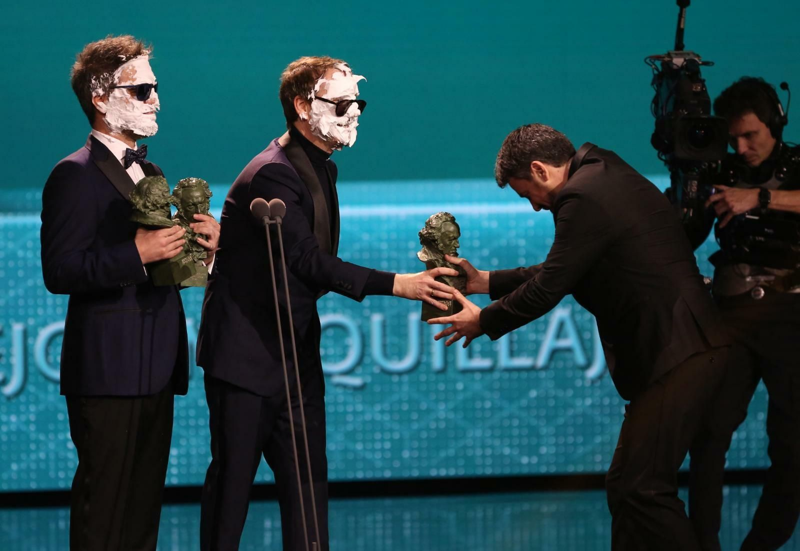 Ernesto Sevilla y Joaquín Reyes durante la gala de los Goya. Ernesto Sevilla y Joaquín Reyes durante la gala de los Goya.