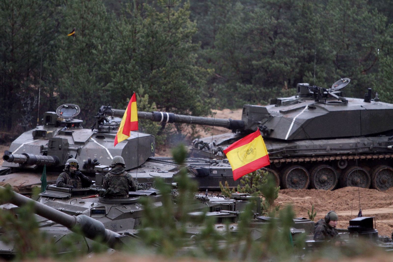 Soldados españoles en un ejercicio de la OTAN en Letonia.