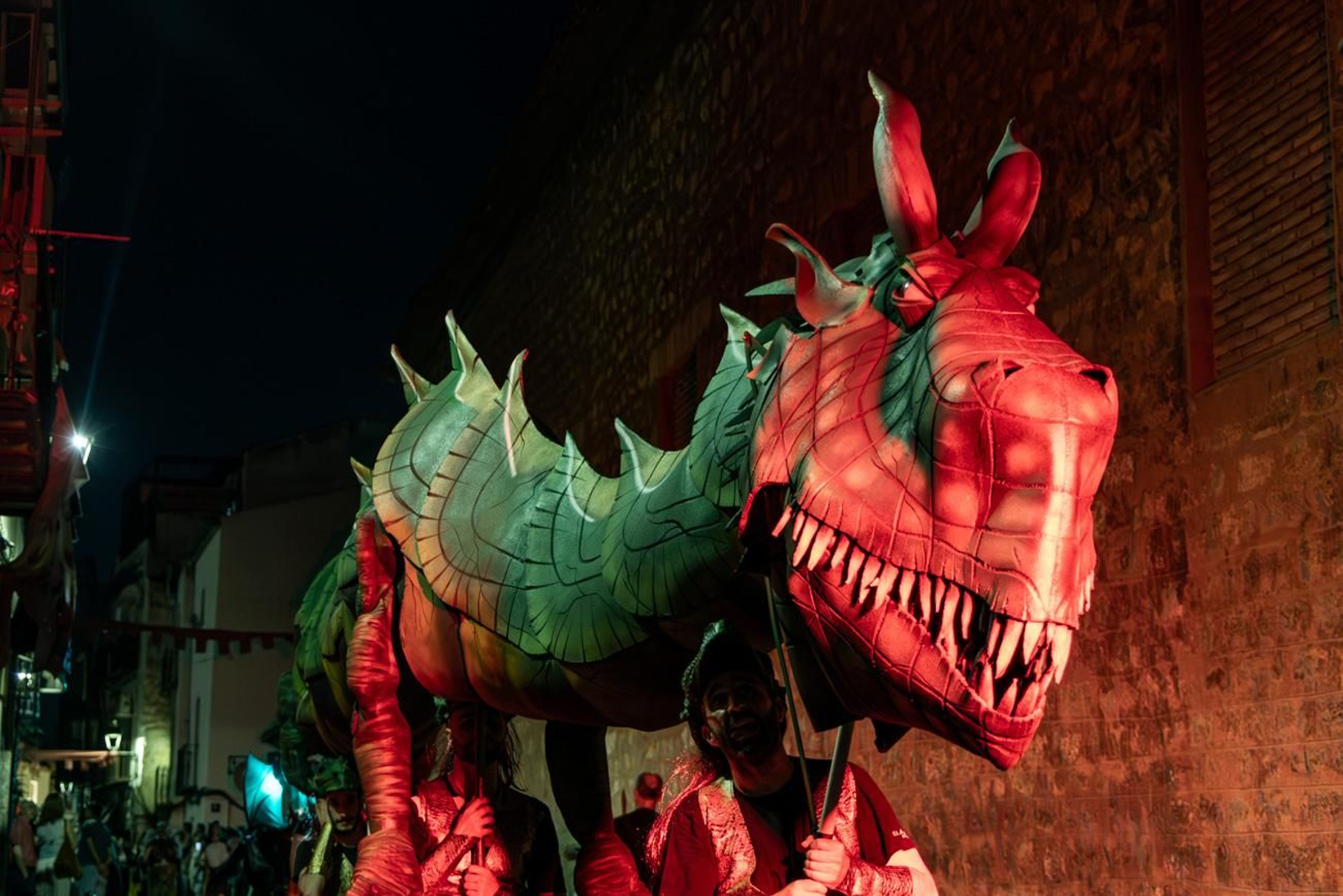 Exhibición de Bailes Medievales y Pasacalles del Lagarto de la Magdalena