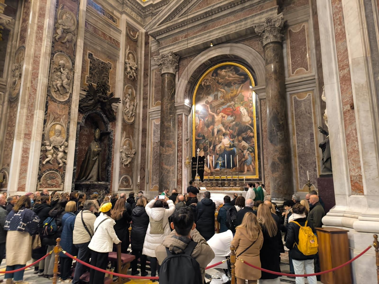 Dos Simpecados onubenses de la Santísima Virgen del Rocío coinciden en la ciudad de Roma, en imágenes