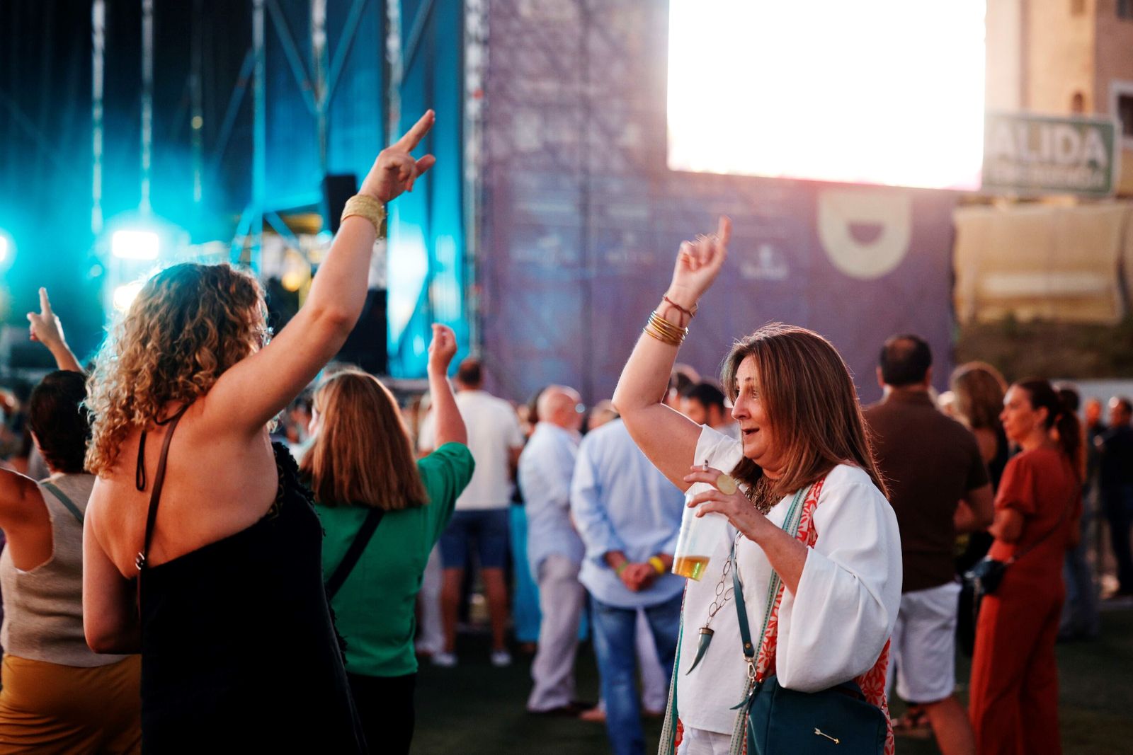 Búscate en el concierto  "80's leyends" en Bahía Sound.