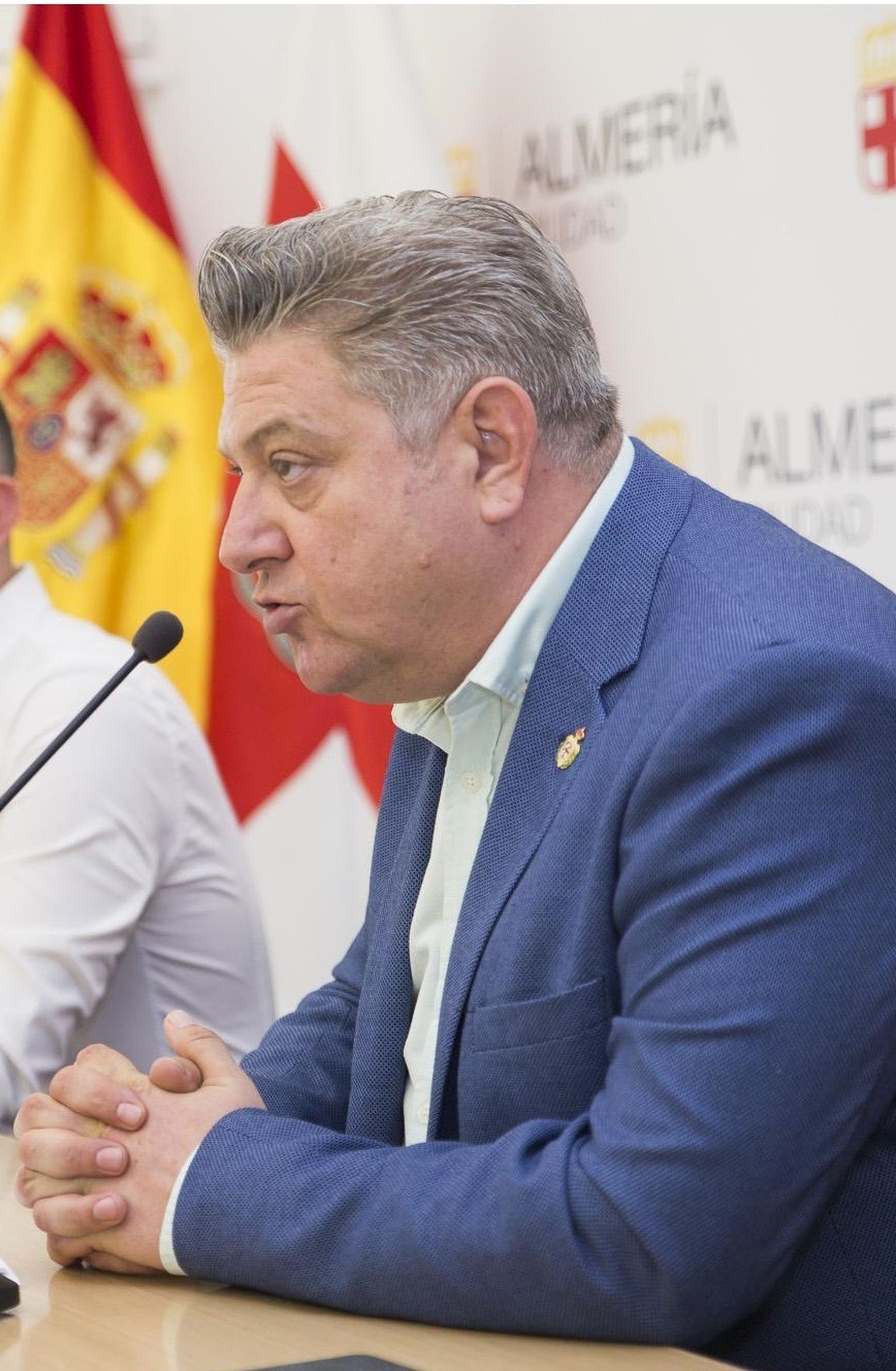 Diego Martínez, durante una rueda de prensa como concejal.