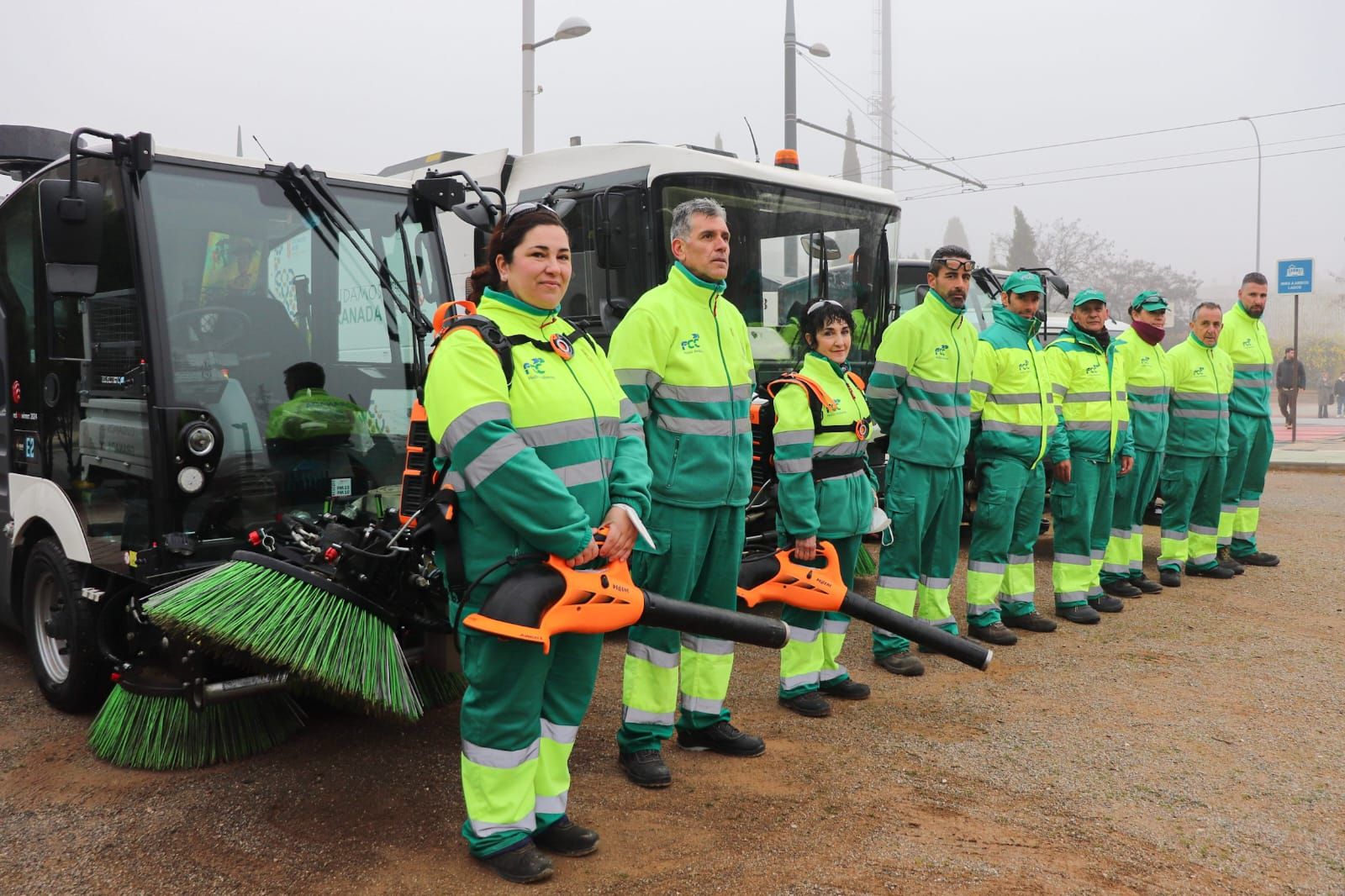 Agentes de las EcoBrigadas de los barrios de Granada