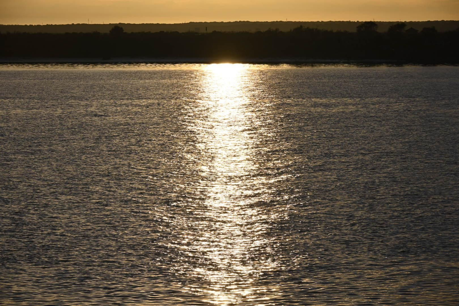 Un paseo por el Muelle del Tinto de Huelva, en imágenes