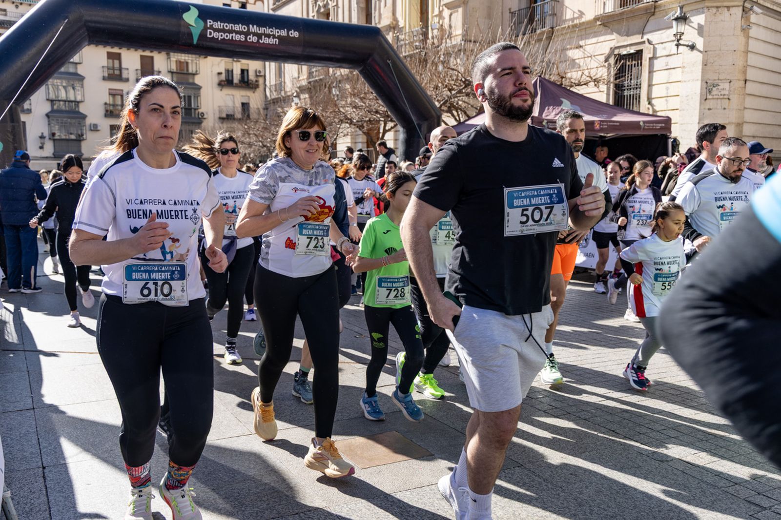 En imágenes: deporte y solidaridad se dan la mano en la VI Carrera-Caminata de la Hermandad de la Buena Muerte (1)