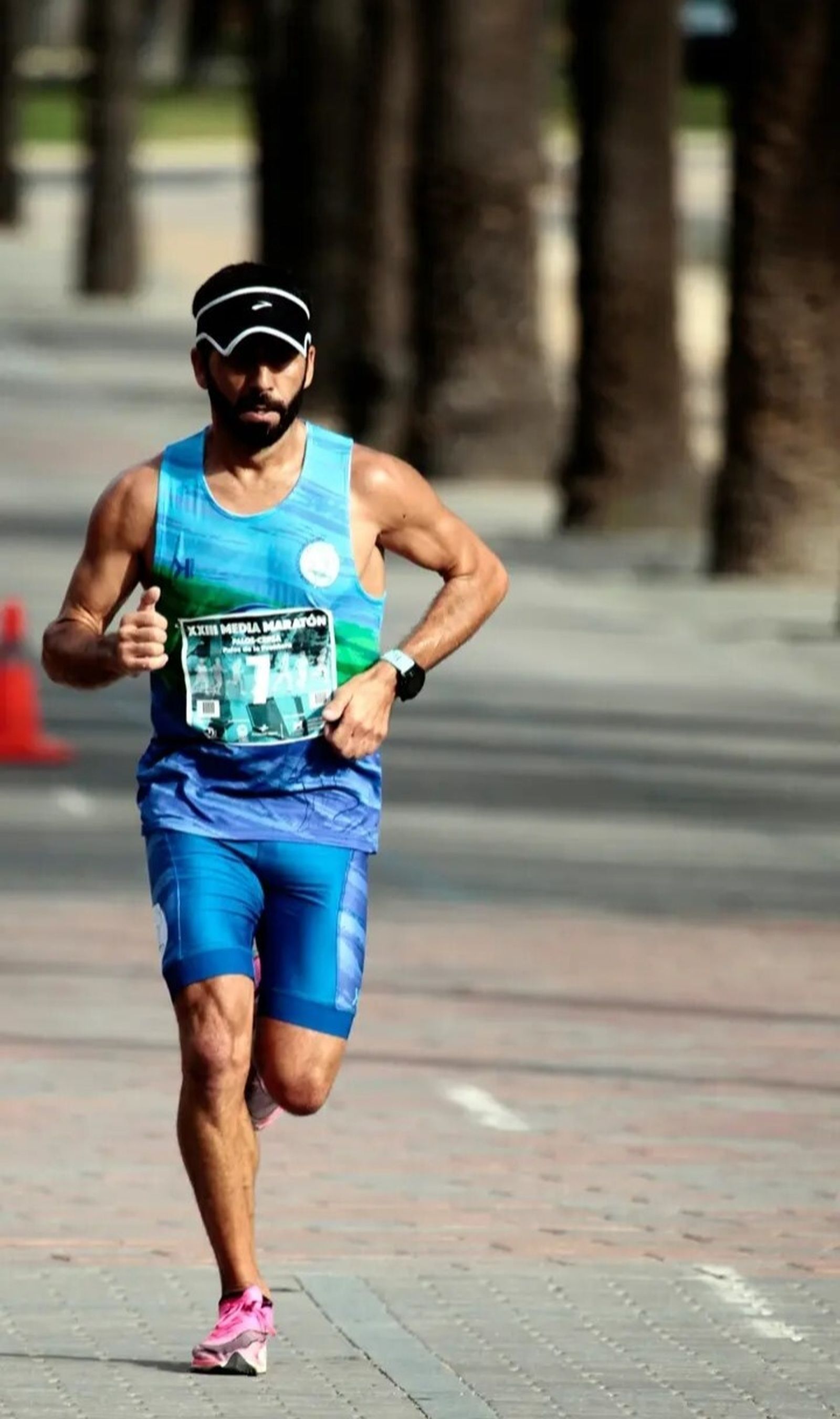Daniel Andivia corre en solitario durante un momento de la prueba.