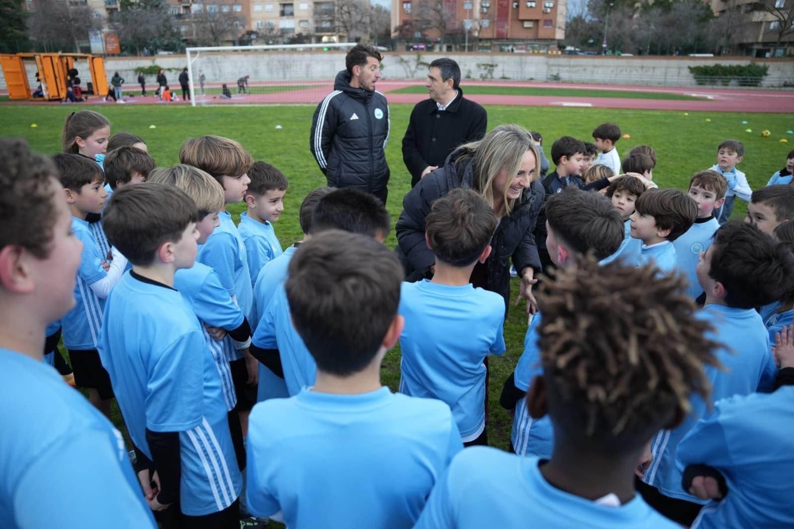 Carazo durante una visita al Complejo Deportivo Núñez Blanca
