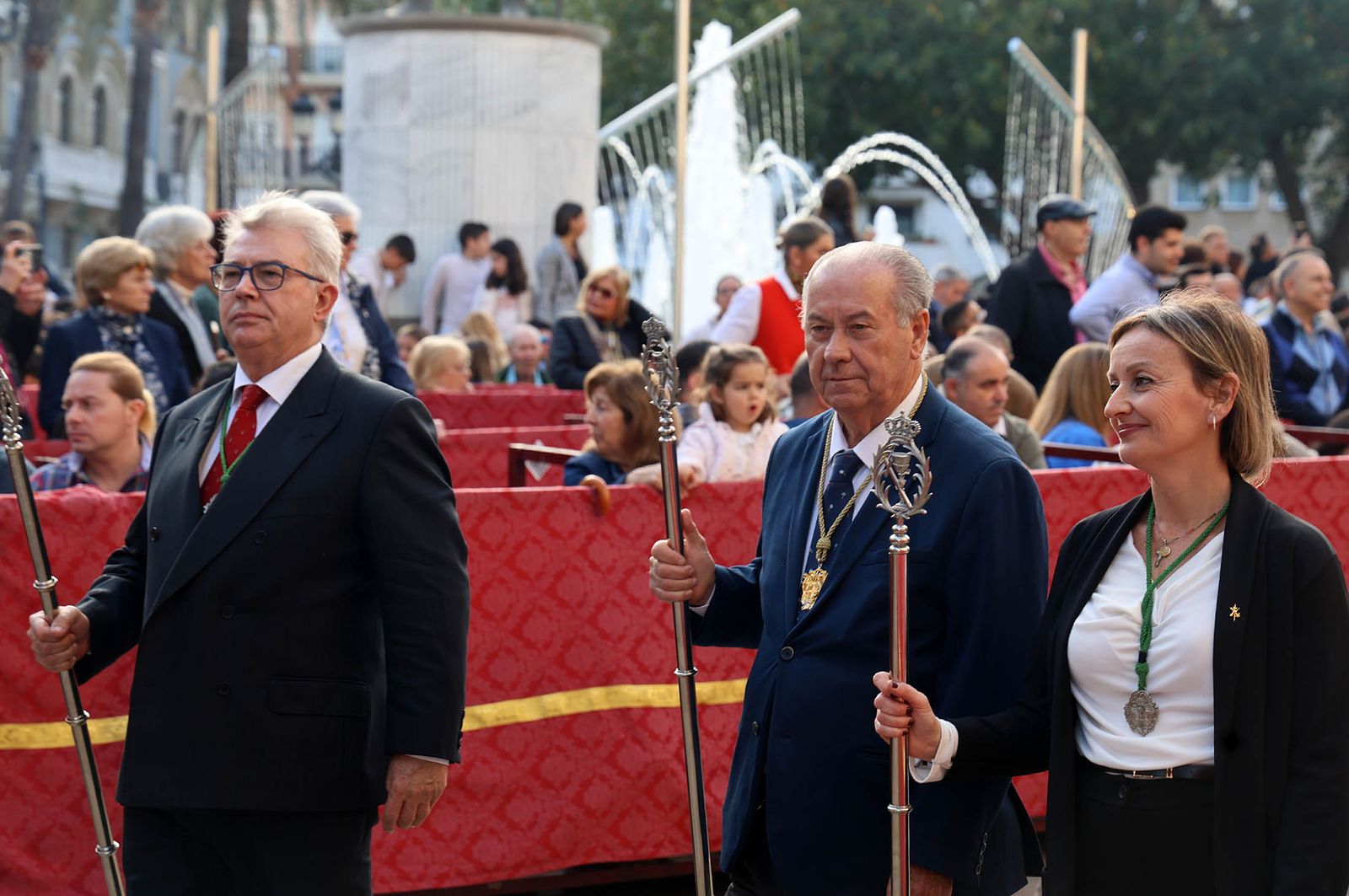 Sábado de Pasión: Imágenes de la procesión del Cristo de la Vera+Cruz portado por el Grupo de Caballería Ligero Acorazado 'Reyes Católicos' II de la Legión de Ronda