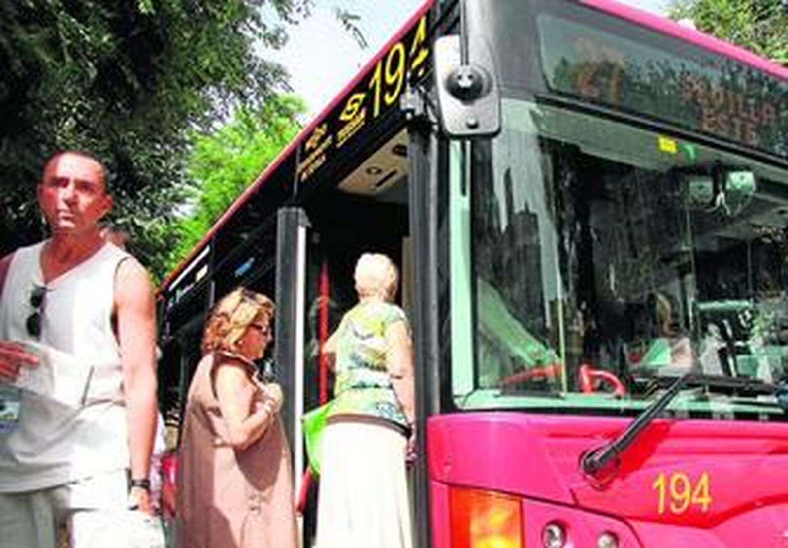 Sevilla Este suspende a Tussam