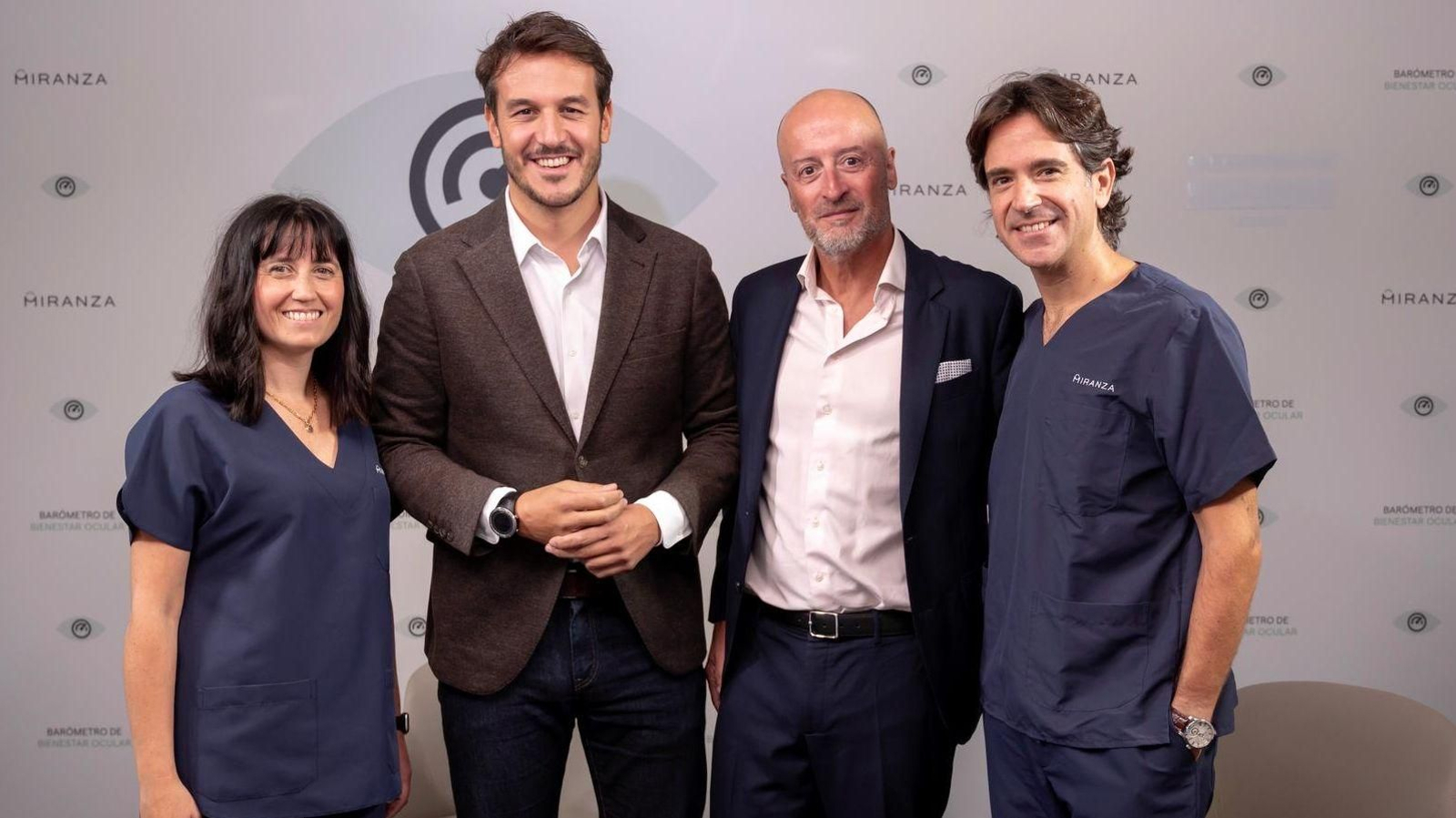 Los doctores Ioana Romero y Marco Sales, oftalmólogos de Miranza, han comentado los datos del estudio, presentado por el periodista Diego Losada, acompañado del CEO del grupo oftalmológico, Ramón Berra.