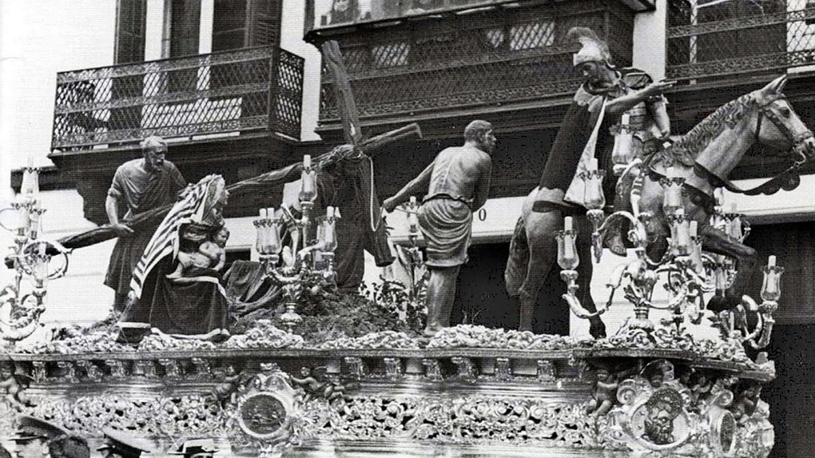 Estética que recreó la Esperanza de Triana este pasado Sábado Santo