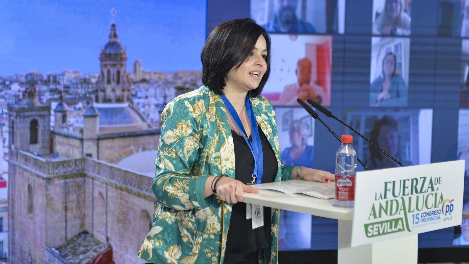 Virginia Pérez durante su discurso en el congreso del PP de Sevilla.
