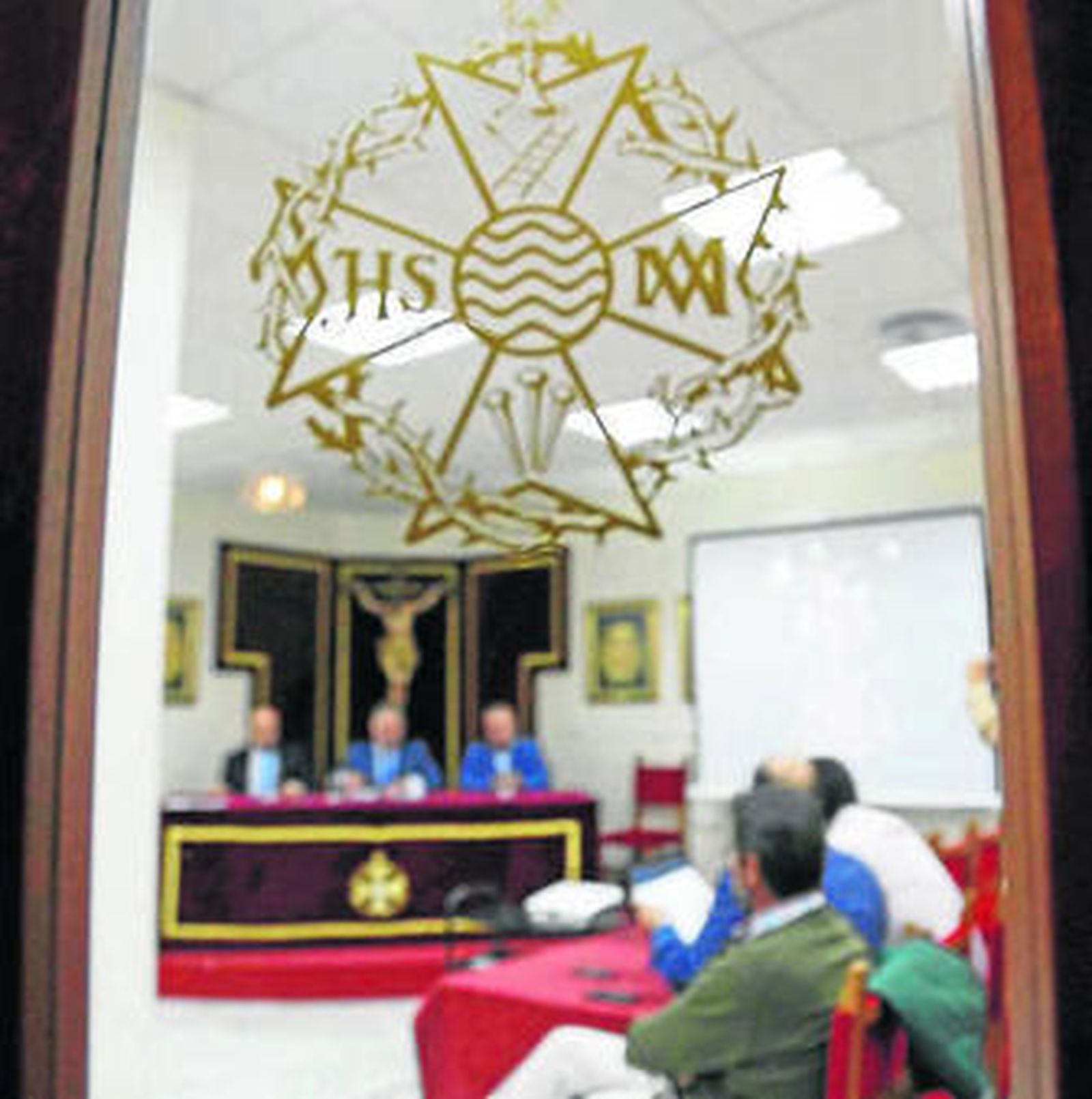 Hermano mayor y oficiales de El Huerto, ayer en la presentación.