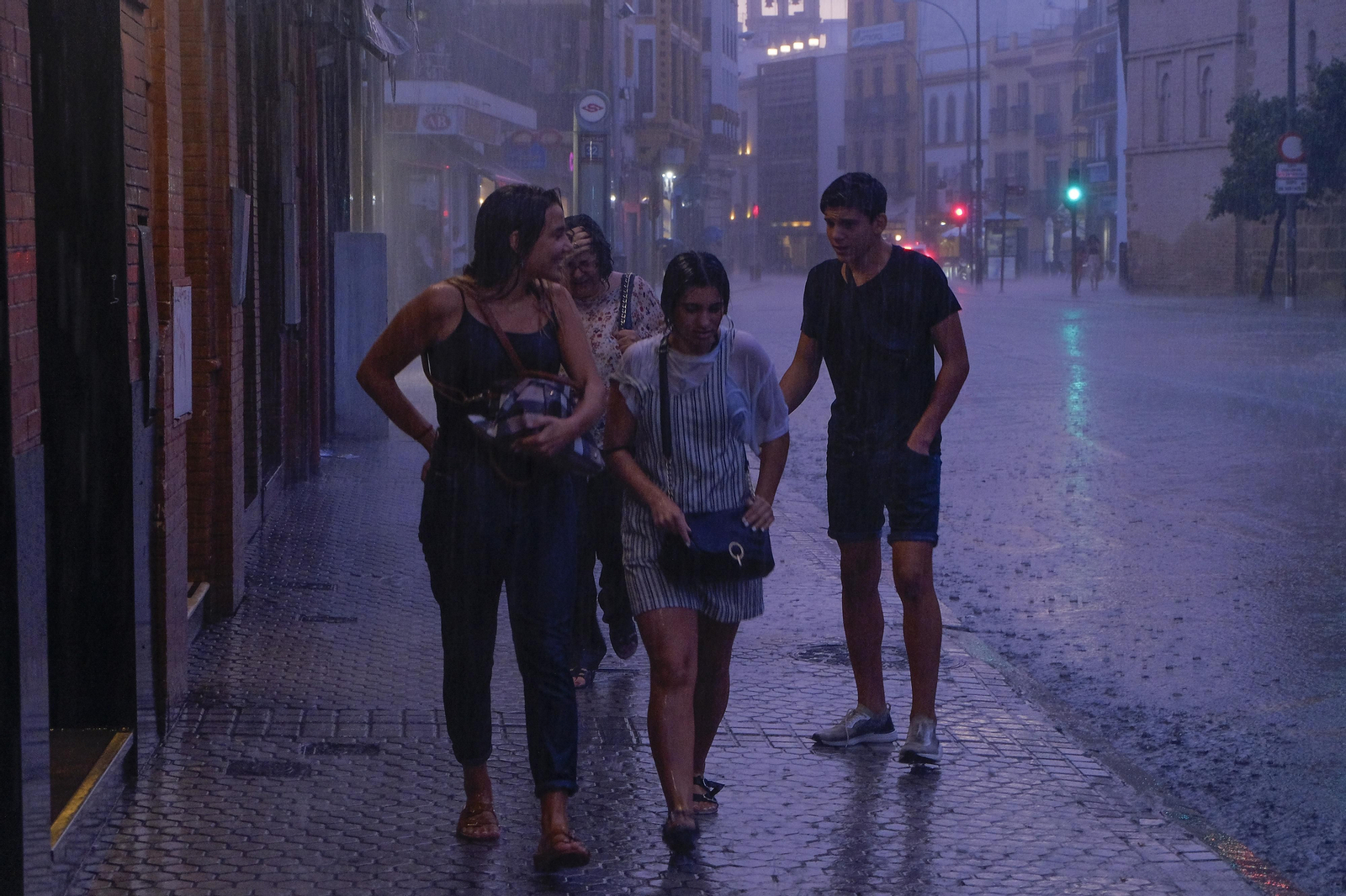 La lluvia vuelve a Sevilla