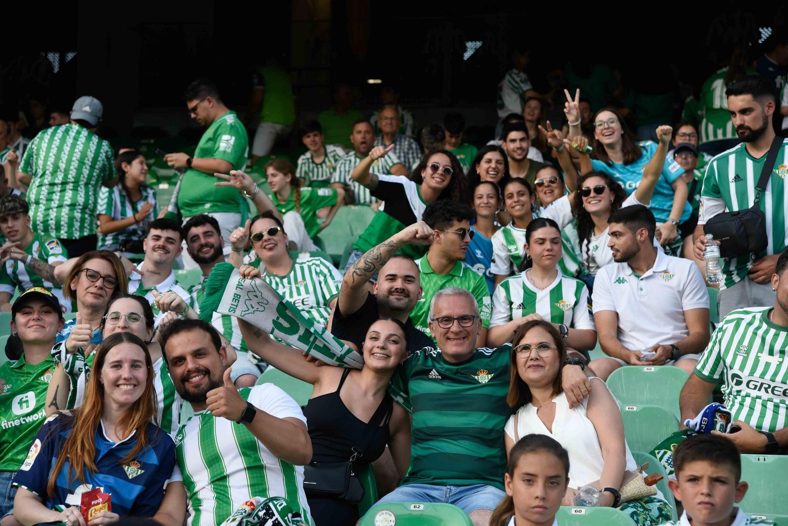 Las fotos de la afición del Betis en el Villamarín