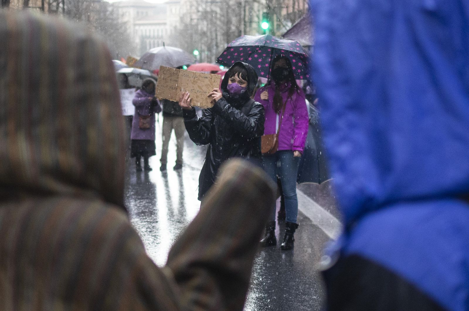 Las mejores imágenes de la manifestación feminista del 8M en Granada este 2021