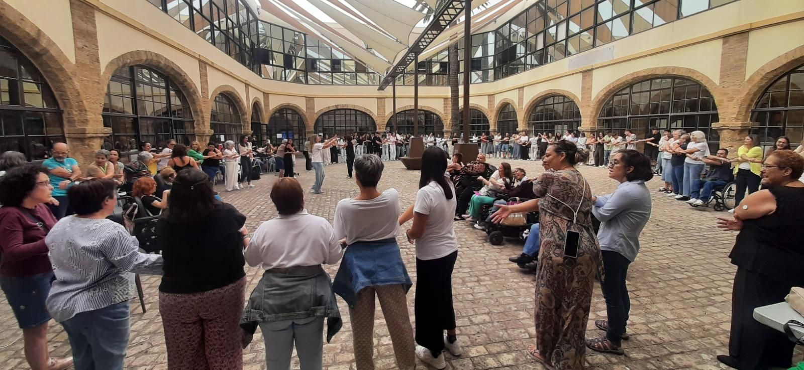 Una de las actividades realizadas por Fegadi en el patio de Filosofía y Letras.