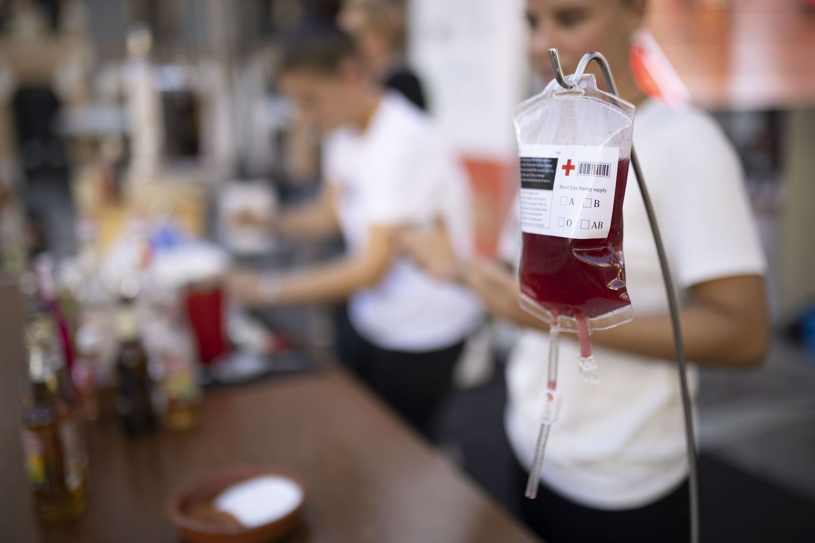 El Bar Berlín muestra su "coctelería cervecera" en la Plaza de las Monjas