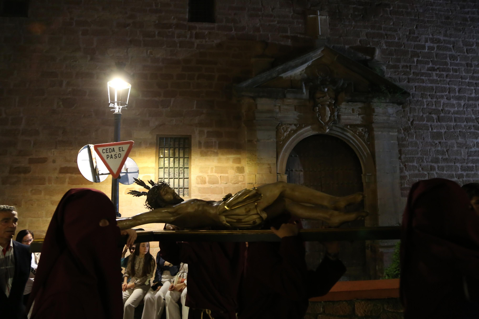 Domingo de Ramos en Montoro: El traslado del Cristo de las Penas, en fotografías