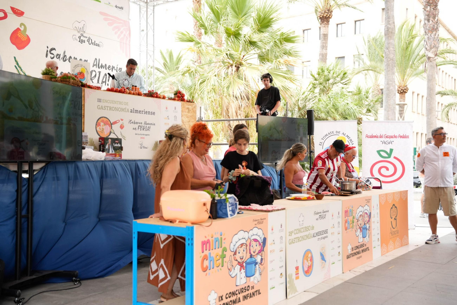 La Cofradía del Tomate y la semifinal del concurso gastronómico de la Feria de Almería, en imágenes
