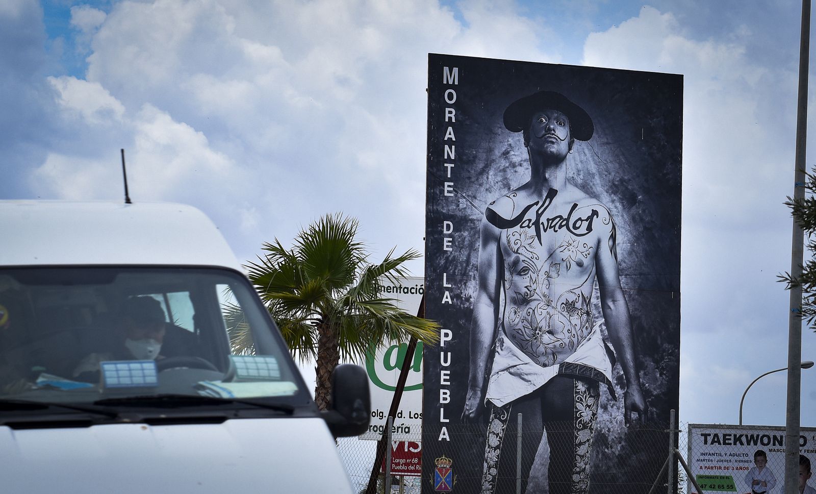 La resistencia en las calles de Sevilla Este y La puebla del Río: corazón de Sevilla y puerta de Doñana