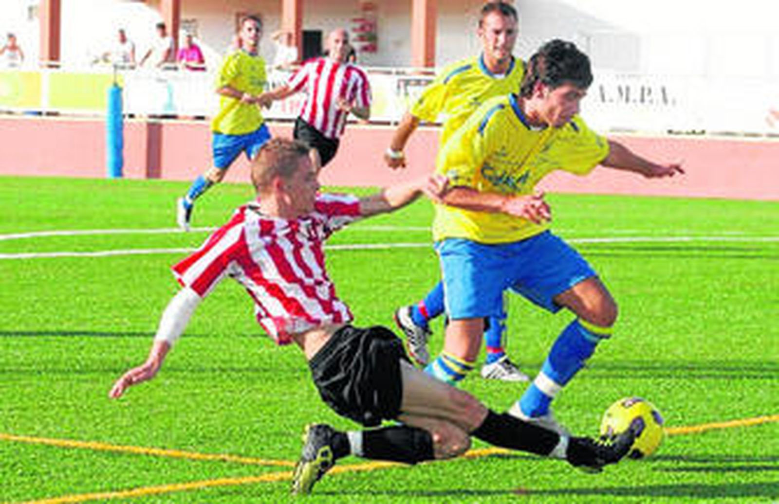 Lance del partido Tharsis-Moguer de esta temporada donde los moguereños perdieron 3-1.