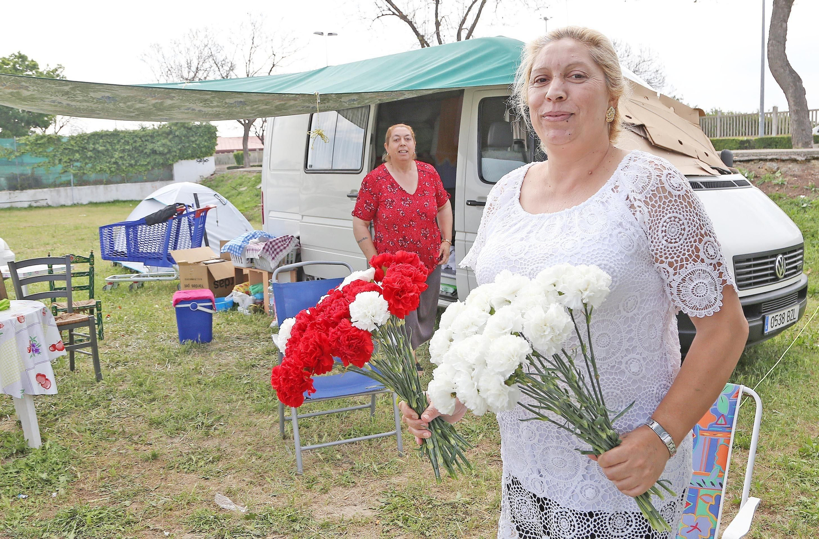 Cien adultos y 55 menores viven en el campamento de la Feria