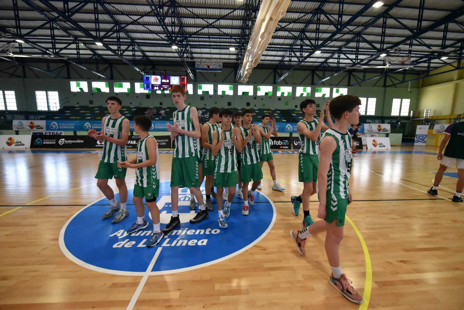 Las fotos de las semifinales del Cadeba infantil masculino de La Línea