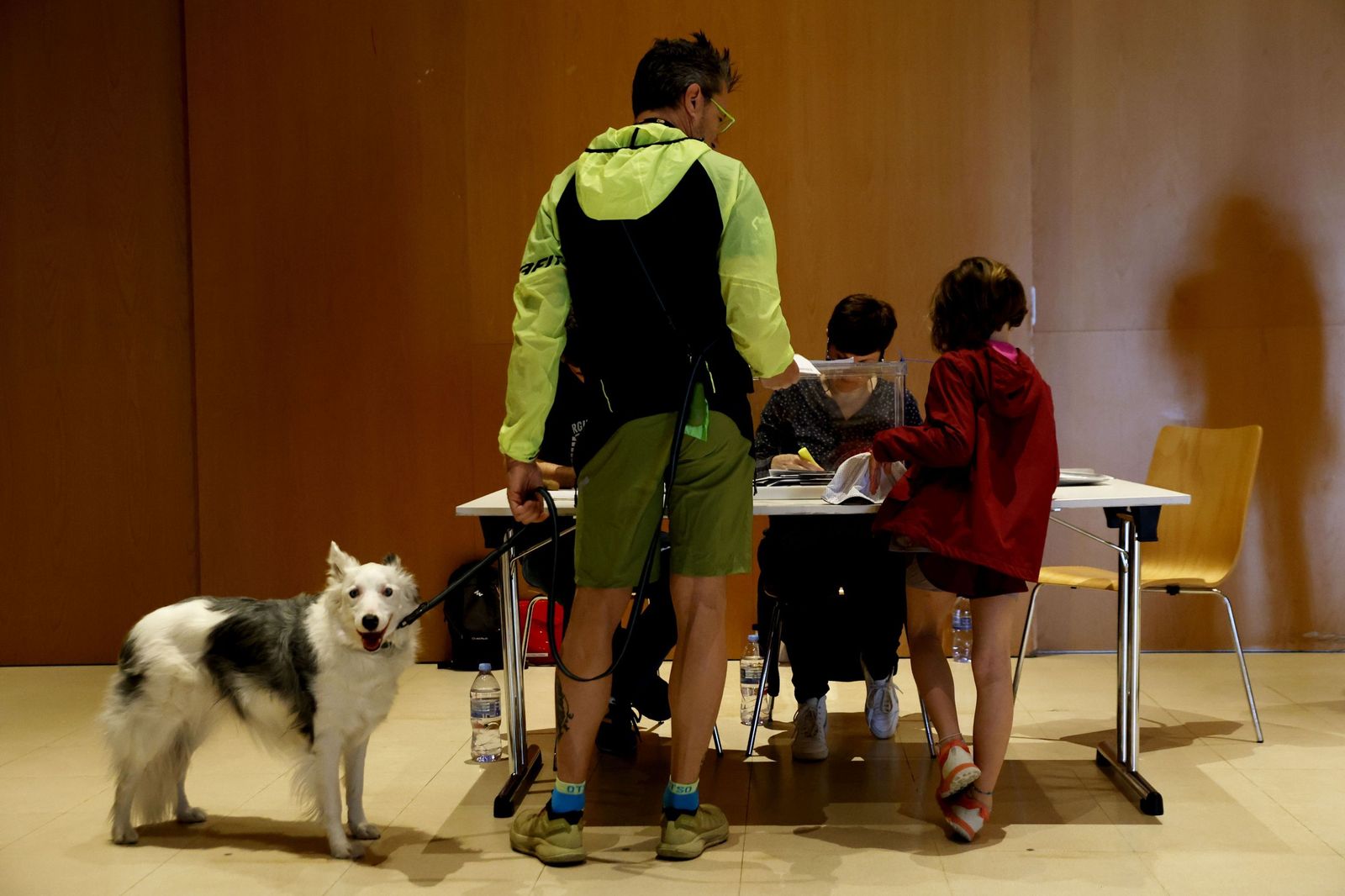 Las fotos de la jornada electoral en Cataluña