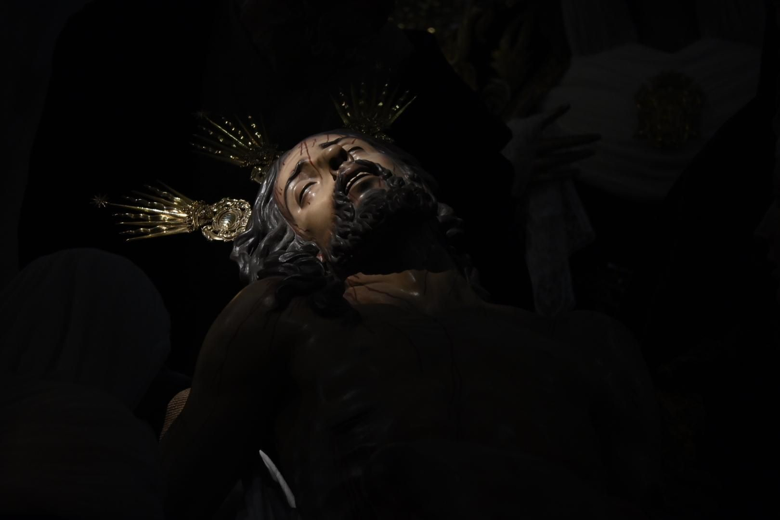Las mejores imágenes del Miércoles Santo: Hermandad de la Santa Cruz
