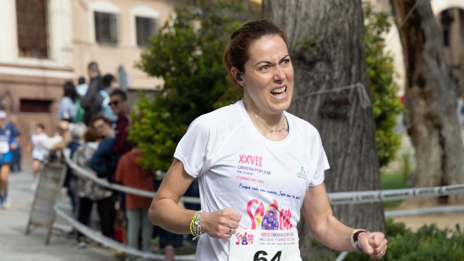 Más de 2.100 participantes corren para promover la salud en Jaén, en imágenes (1)