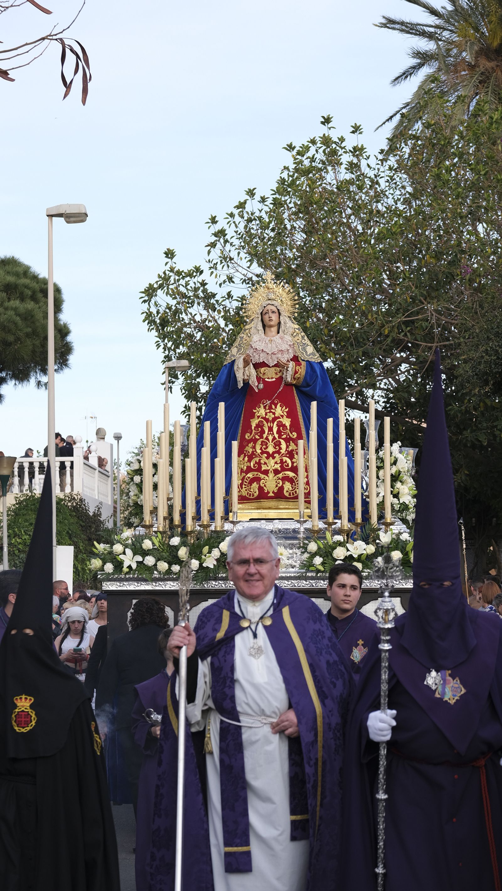 La procesión del Encuentro por las calles de Almería, en imágenes