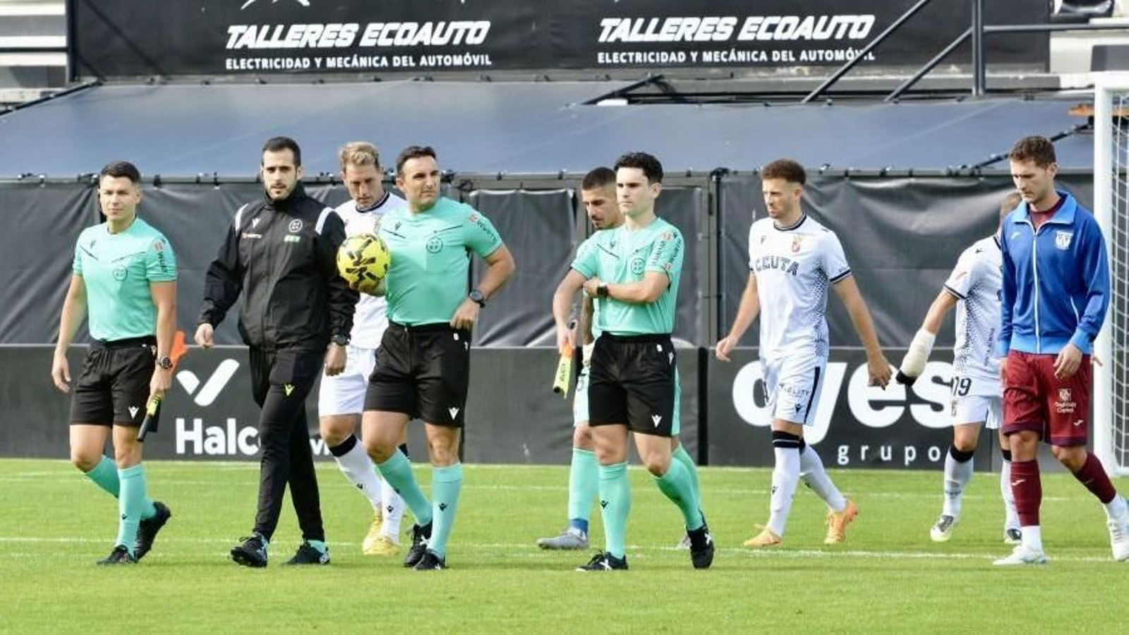 Arcediano Monescillo, antes del inicio del partido entre el Ceuta y el Leganés.