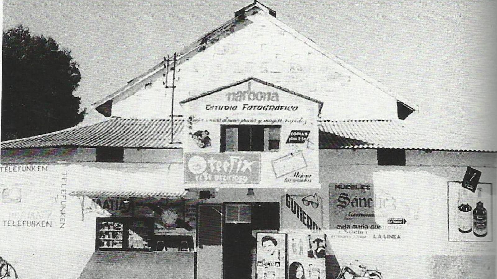 Entrada a teatro del parque de la Victoria.