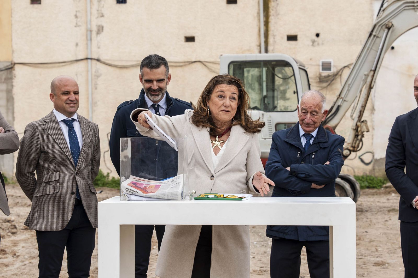 Las mejores imágenes de la colocación de la primera piedra del nuevo IES Las Marinas de Roquetas