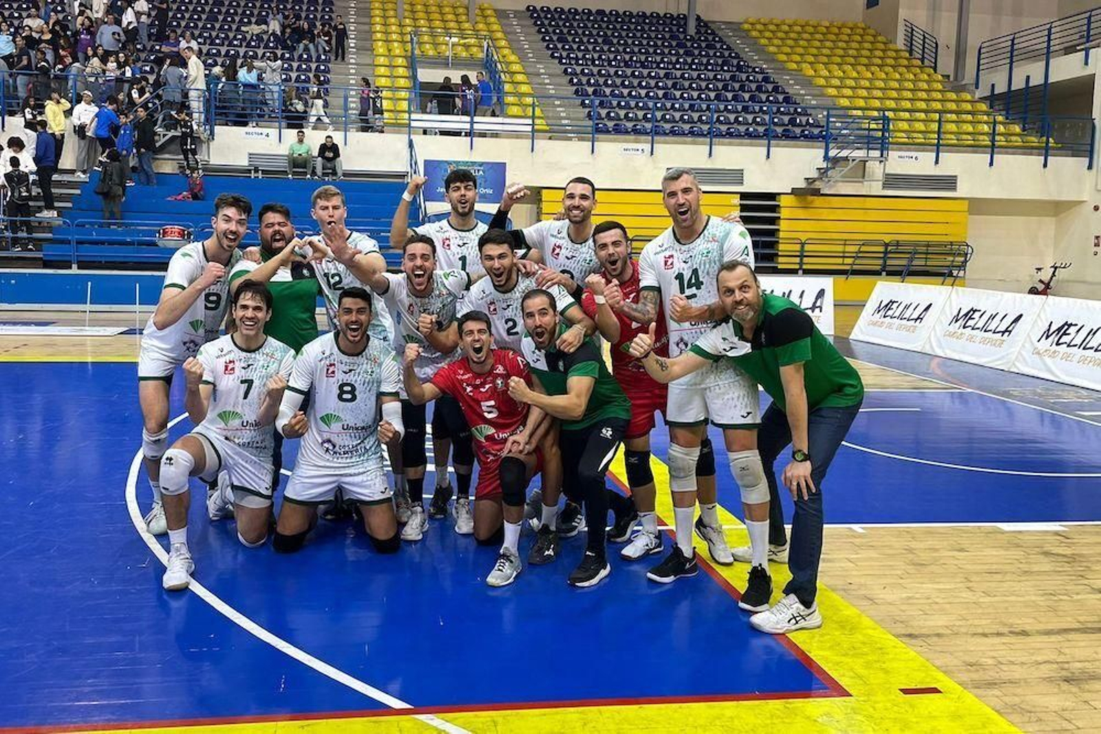 El plantel ahorrador celebra la victoria en el feudo melillense